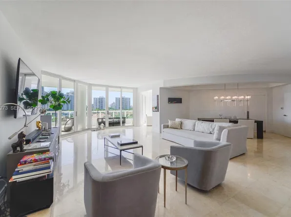 21050 Point Pl APT 702, Aventura, FL 33180