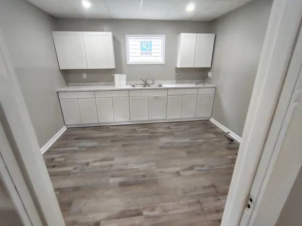 328 S Gardner St, Barnesville, OH 43713