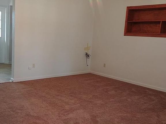 4th image of 2205 Mahoney Ave