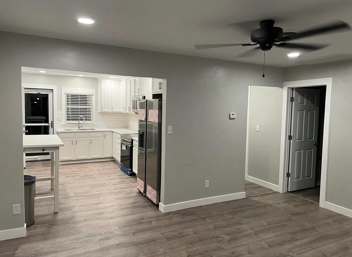 2 bed, 850 sqft, $1,900 — Photo 4
