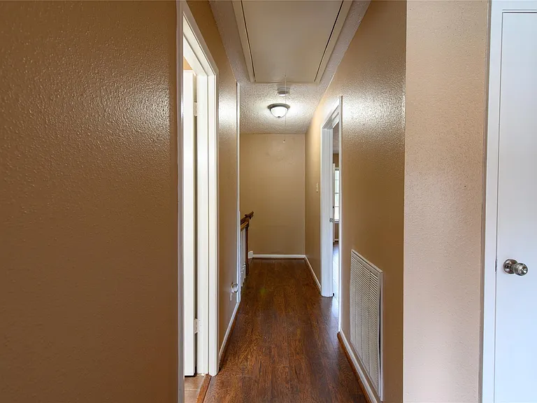 20339 Fieldtree Dr — Photo 11
