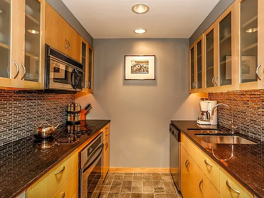 Sold by Sotheby's International Realty | media 16