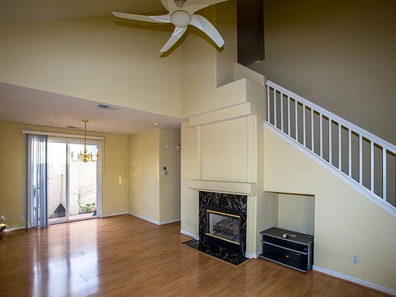 Lving room viewing from entrance