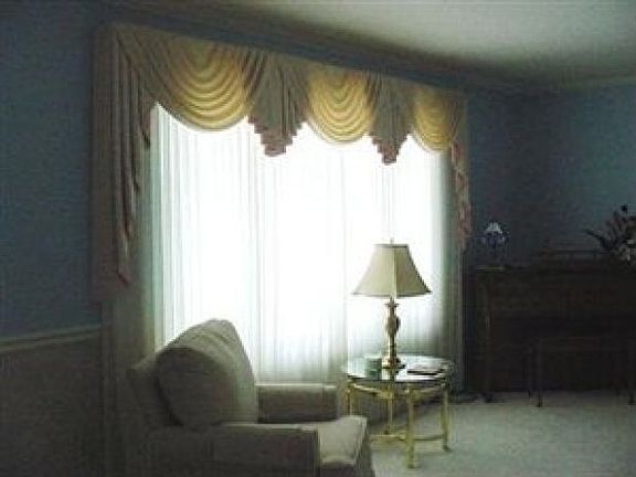 4th image of 8164 Stuart Ct