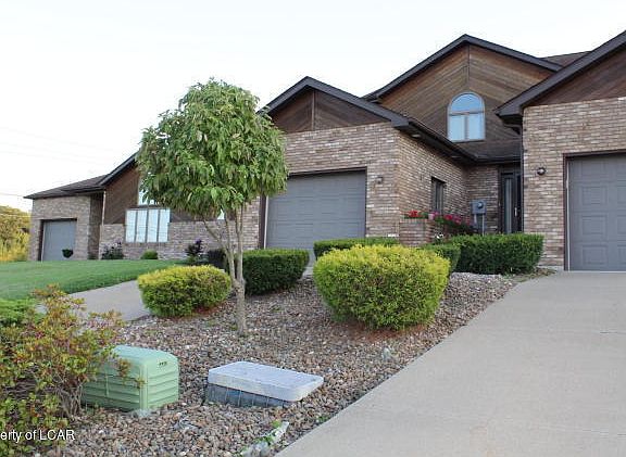 3rd image of 52 Countrywood Dr