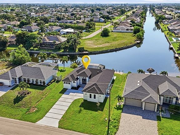 3rd image of 2305 SW 15th Pl