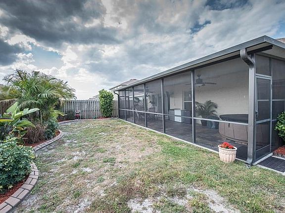 5th image of 7633 Wood Violet Dr