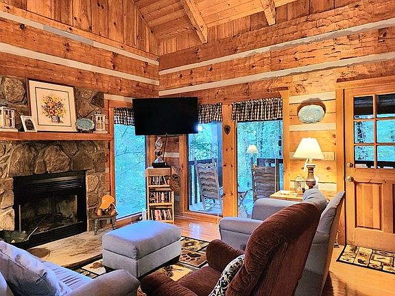 4th image of 2612 Black Bear Ln
