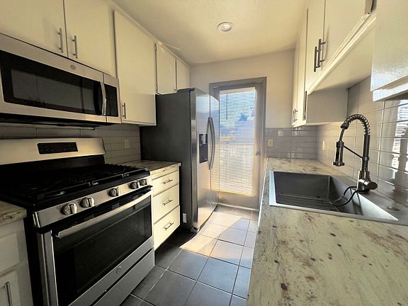 5th image of 1148 Stanley Ave APT 4