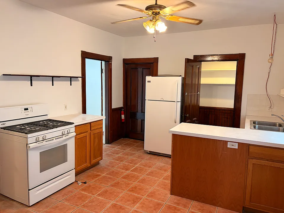 15 Beacon St #1