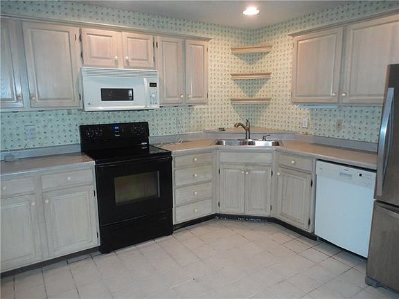 5th image of 1009 Lakemont Dr