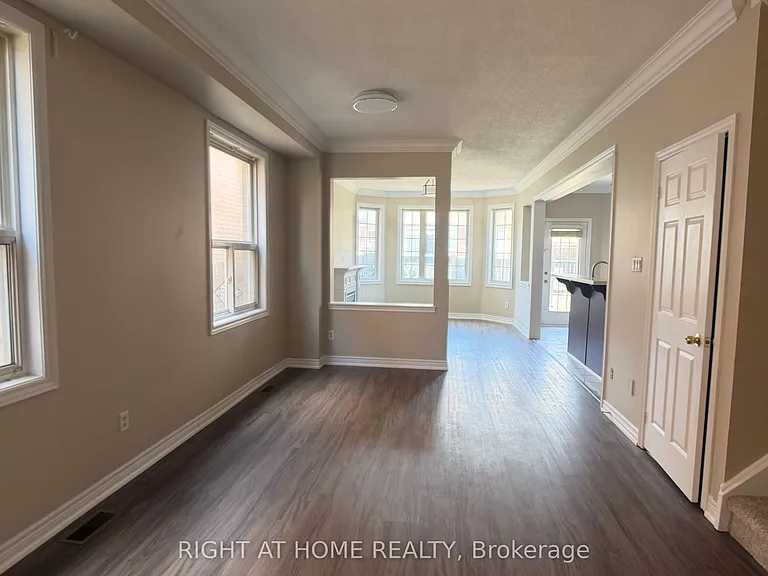 476 Mahogany Ct — Photo 10