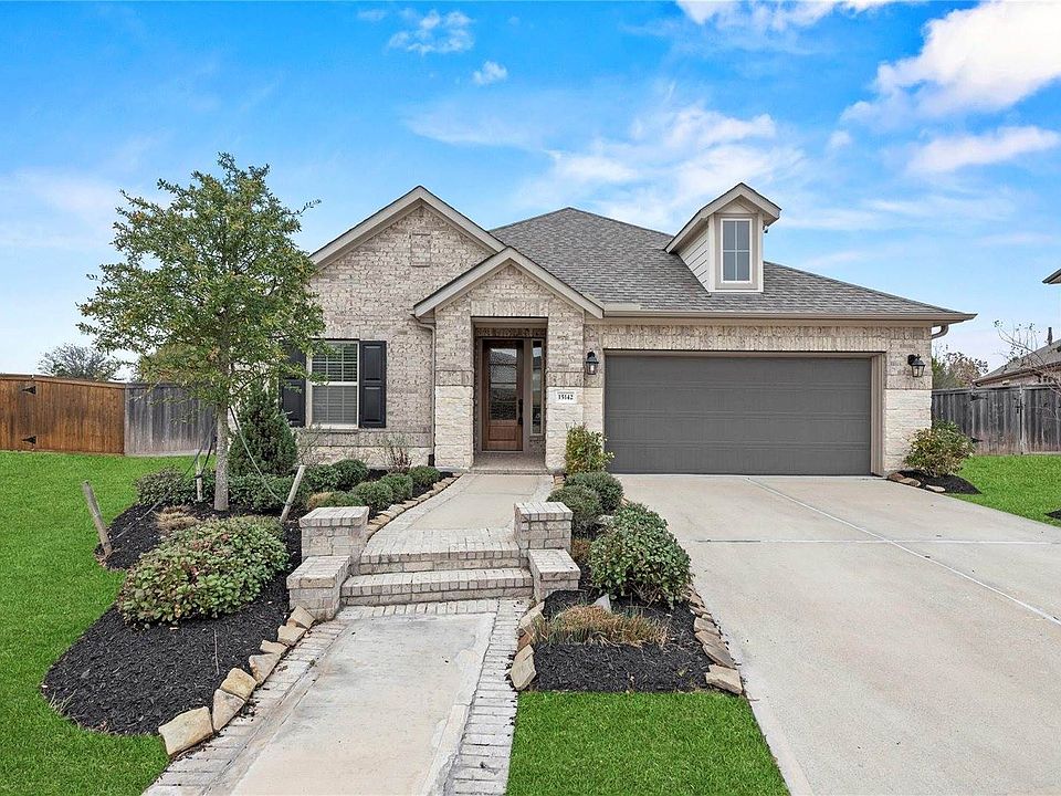 1st image of 15142 Pilant Lake Ct