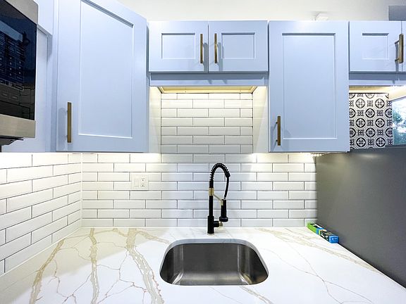 4th image of 4027 Beechwood Blvd Unit 4