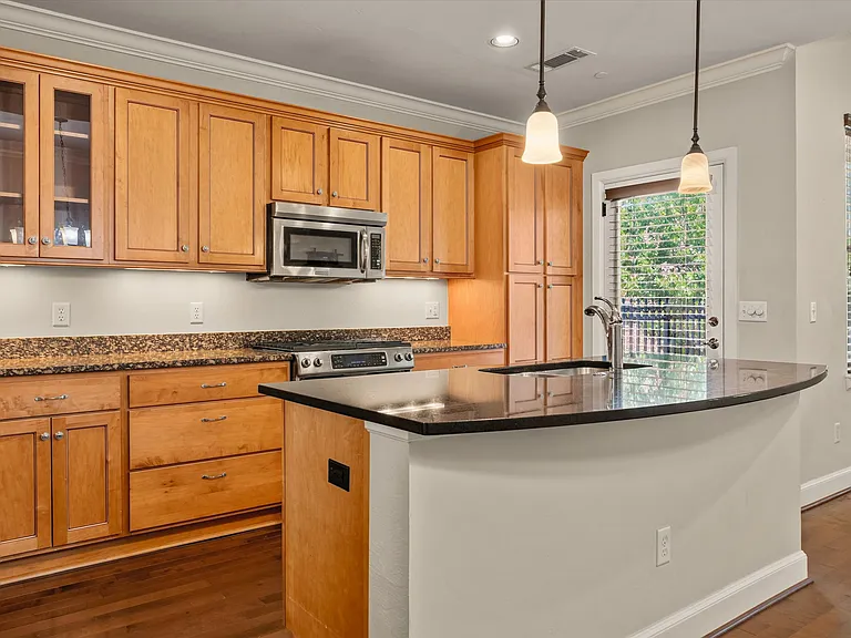 205 N Geary Ave — Photo 18
