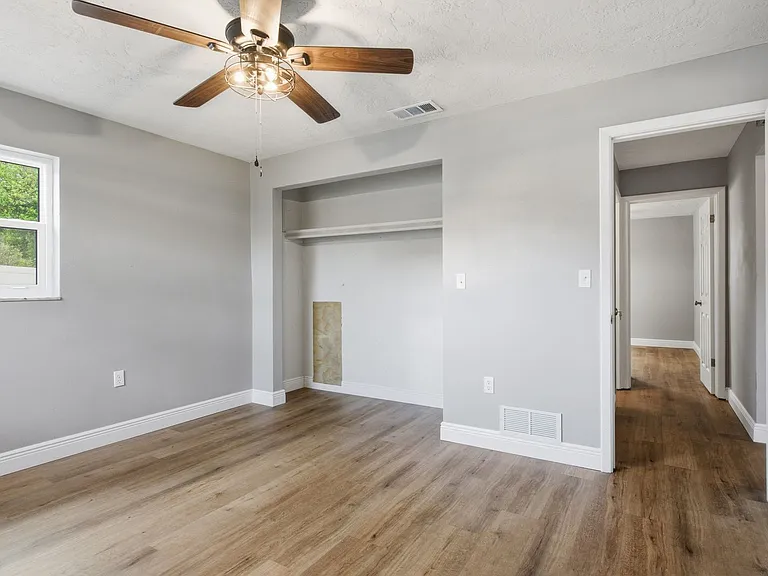 330 Scott Ct — Photo 21