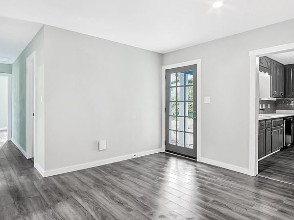 5th image of 14 Bayou Woods Ct