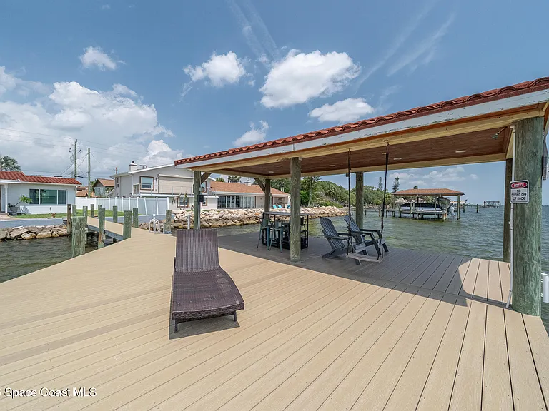 1110 S Banana River Dr — Photo 20