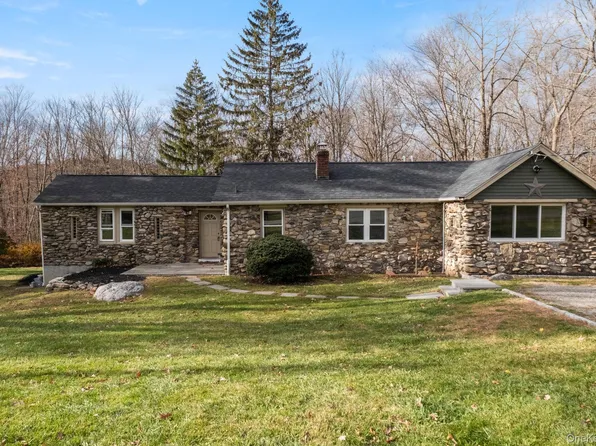 18 Lakeview Road, Carmel, NY 10512