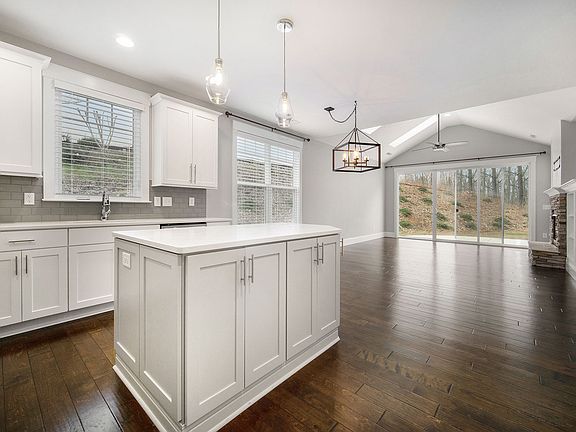 3rd image of 1806 Southridge Dr