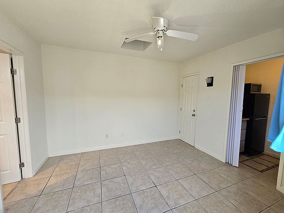 3rd image of 2313-2315 Grand Ave