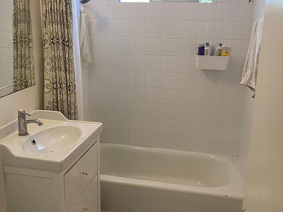 5th image of 815 3rd St