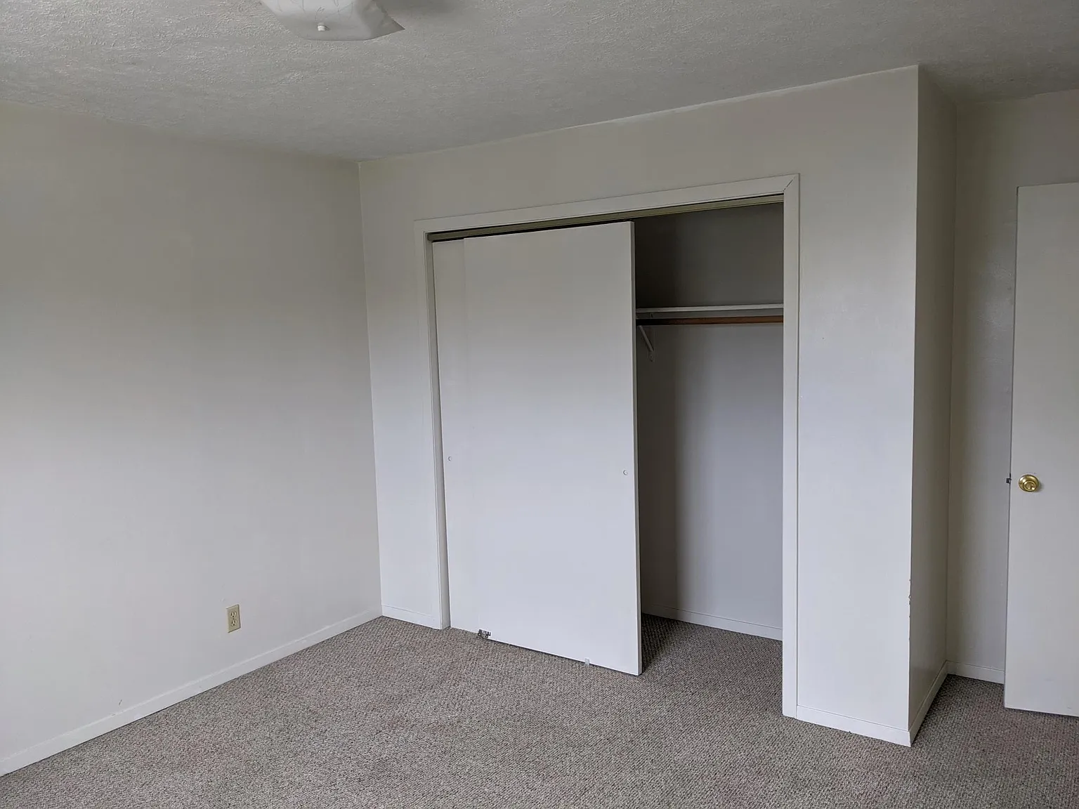2 bed, 950 sqft, $900 — Photo 4