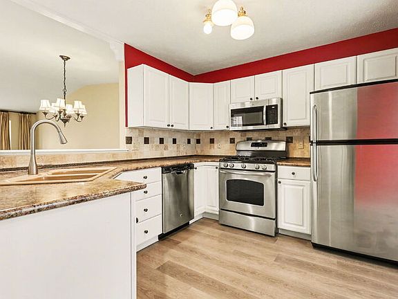 2nd image of 4319 Valley Hollow Dr NE