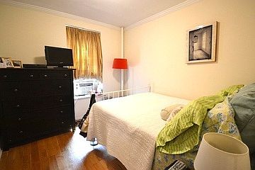 3rd image of 219 Mulberry St APT 19