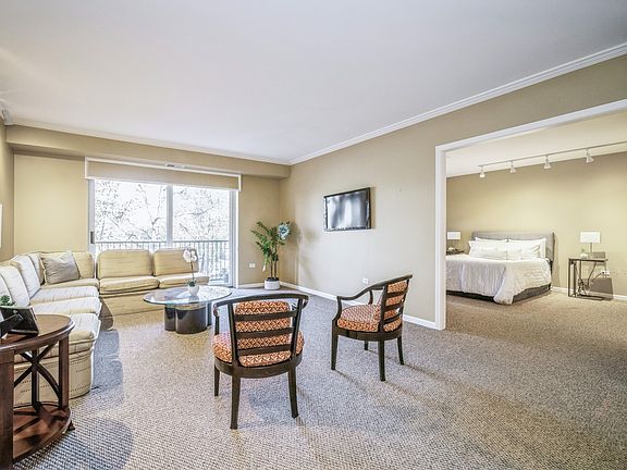 2nd image of 190 N Milwaukee Ave Unit 3-303