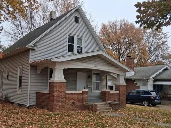 2004 E Wood St, Decatur, IL 62521