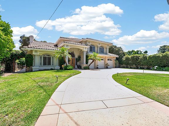 3rd image of 482 W Palm Dr