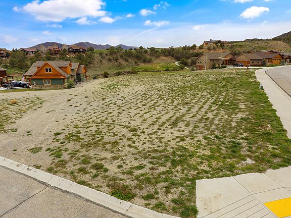 5th image of Deer Valley Dr