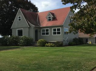 18111 River Rd NE, Saint Paul, OR 97137