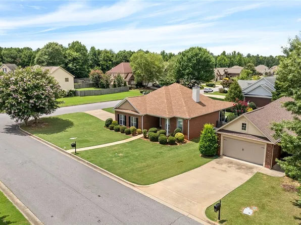 4006 Chesham Dr, Opelika, AL 36801