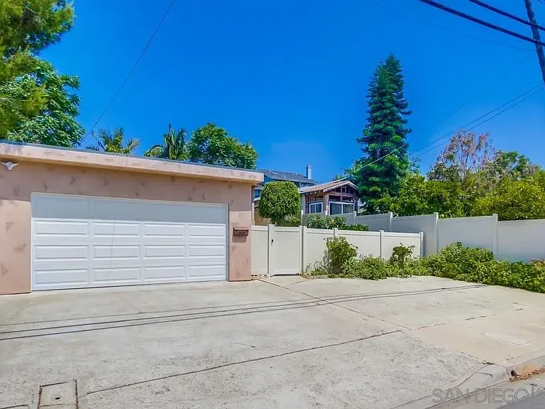 1712 Bervy St — Photo 5