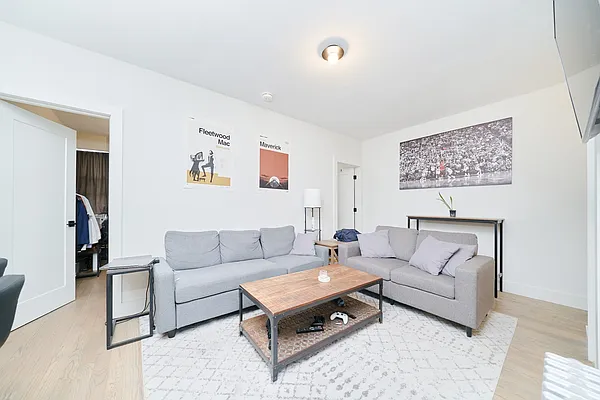 Rented by Living New York | media 8