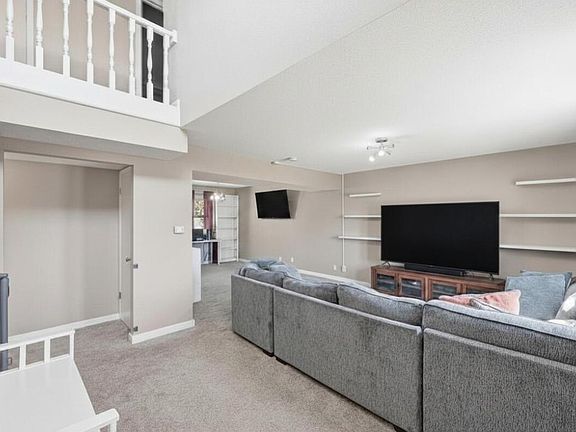 4th image of 318 Fairview Dr