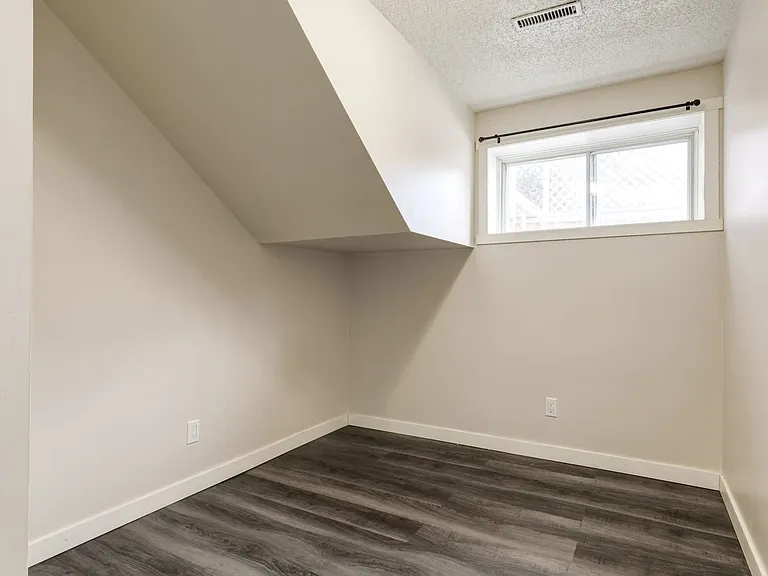 5612 51st Ave #11 — Photo 13