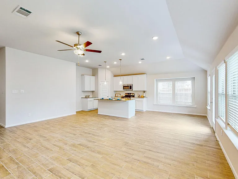 5809 Sandown Dr — Photo 16