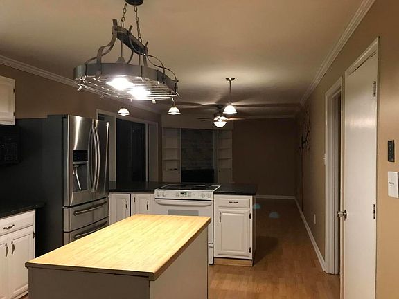 4th image of 2415 Charing Cross Dr
