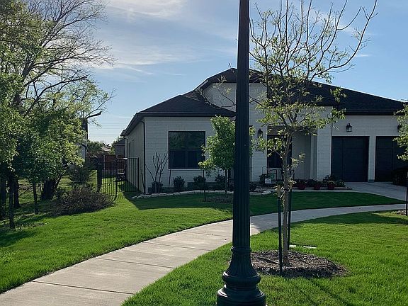 3rd image of 8025 Benthaven Pl