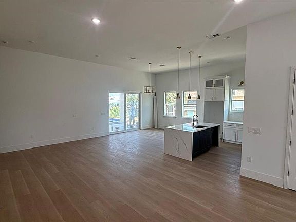 4th image of 9390 IMPALA CIRCLE