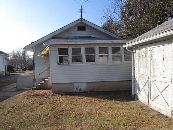 2nd image of 2144 N Broadway Ave
