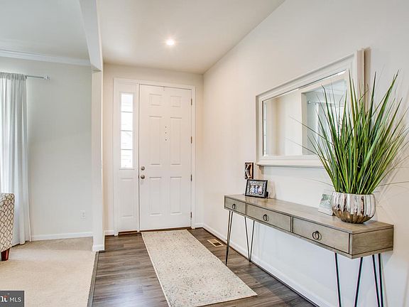 3rd image of 215 Arboretum Ln
