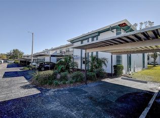7700 92nd St APT 110, Seminole, FL 33777