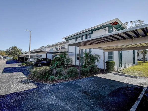 7700 92nd St APT 110, Seminole, FL 33777