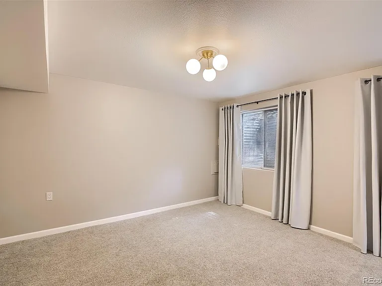 217 S Jackson St #E — Photo 21