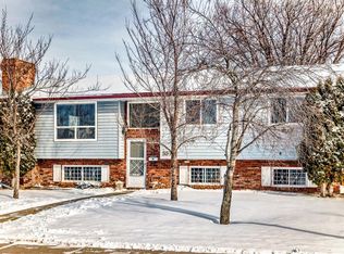 557 W Rundleville Pl NE, Calgary, AB T1Y 2T5