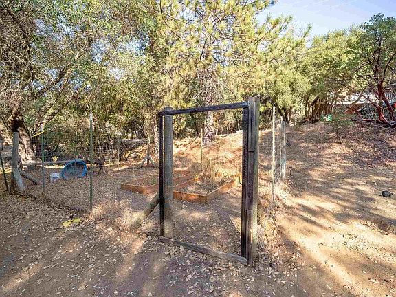 4th image of 21880 El Coyote Dr